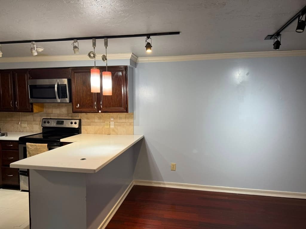 11 Hulbert # 15, Worcester MA 01603 photo 9
