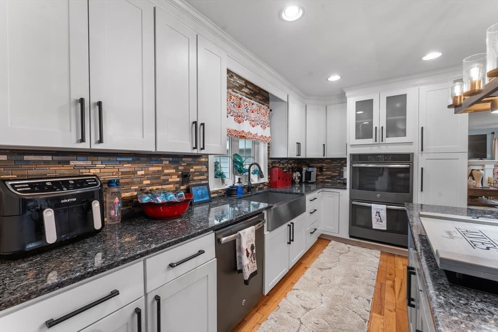 3076 County St, Dighton MA 02715 photo 5