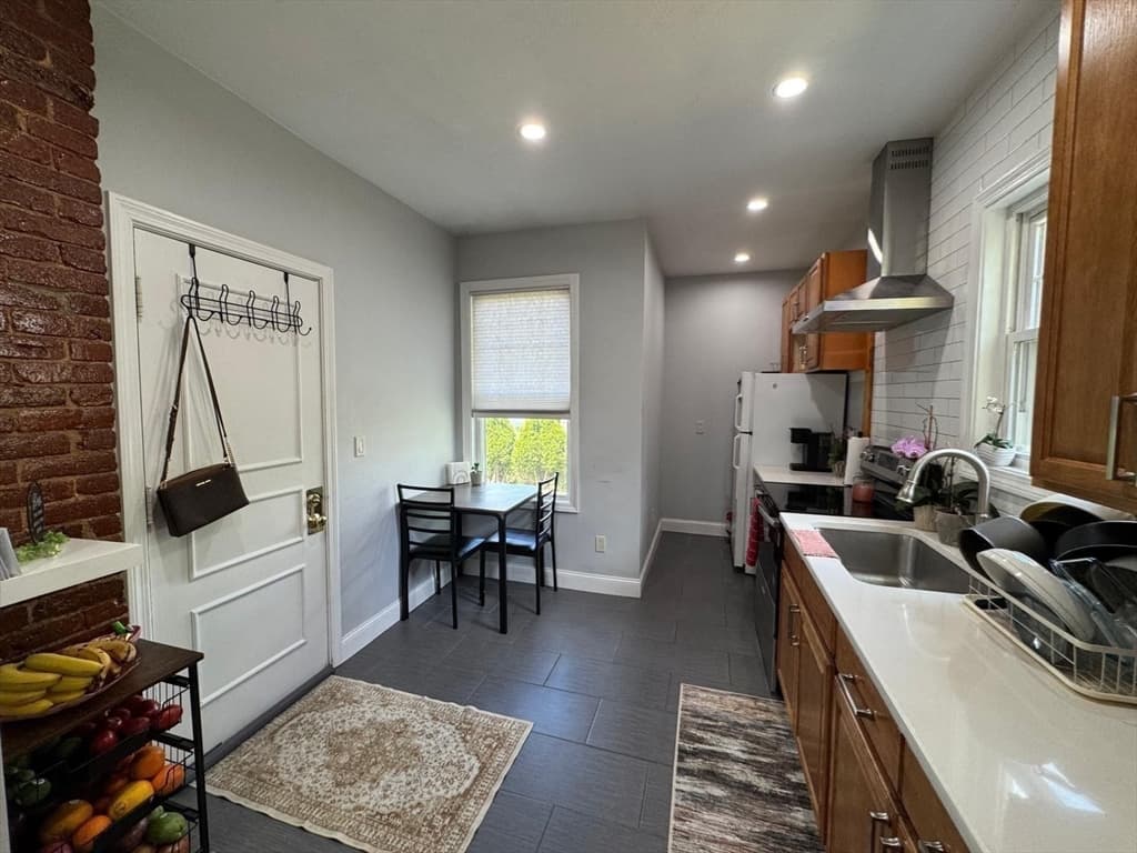 26 Orchard St, Leominster MA 01453 photo 16