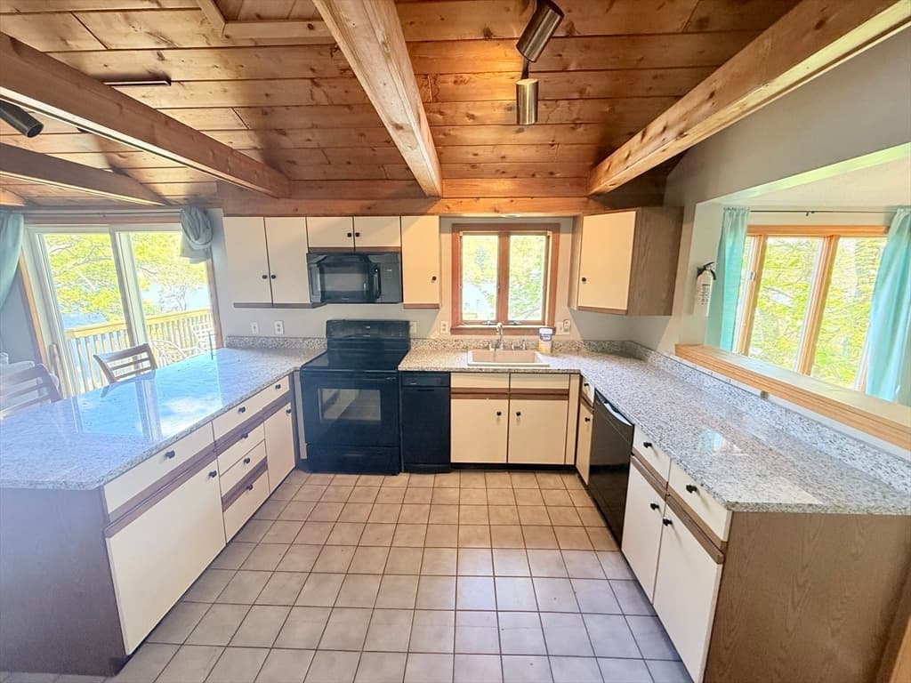 Single Family Residence at 8 Julia Ann Drive, Holland MA 01521, photo 12 of 37