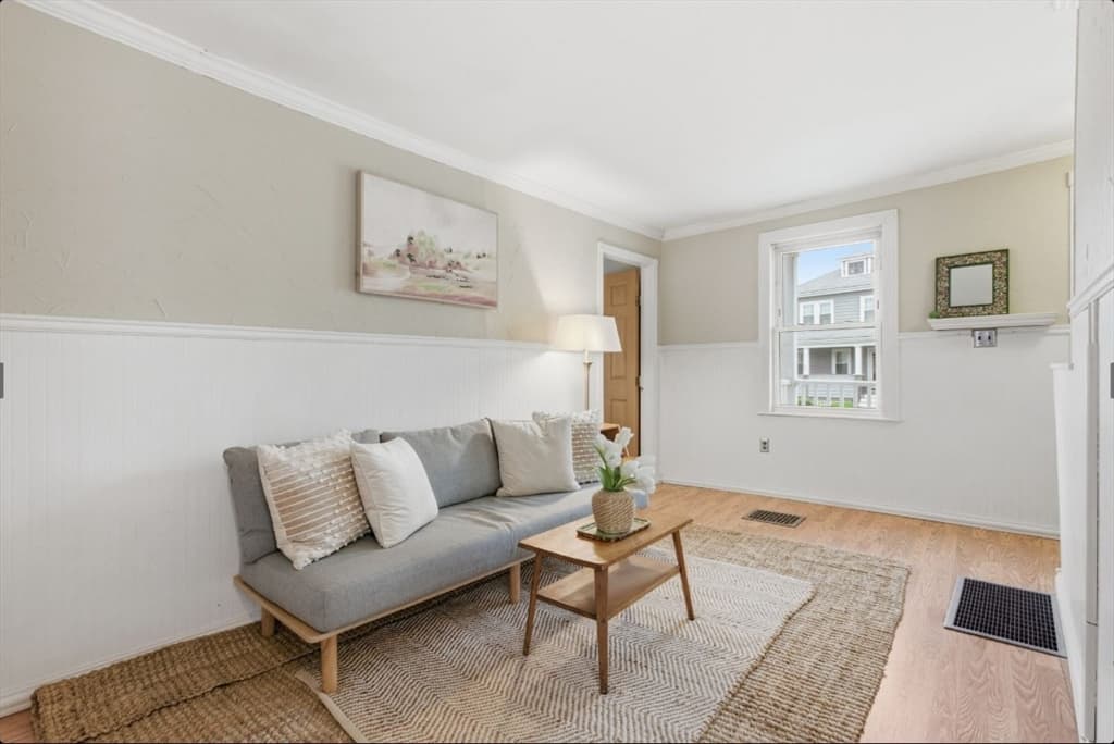 Single Family Residence at 186 West St, Malden MA 02148, photo 5 of 23