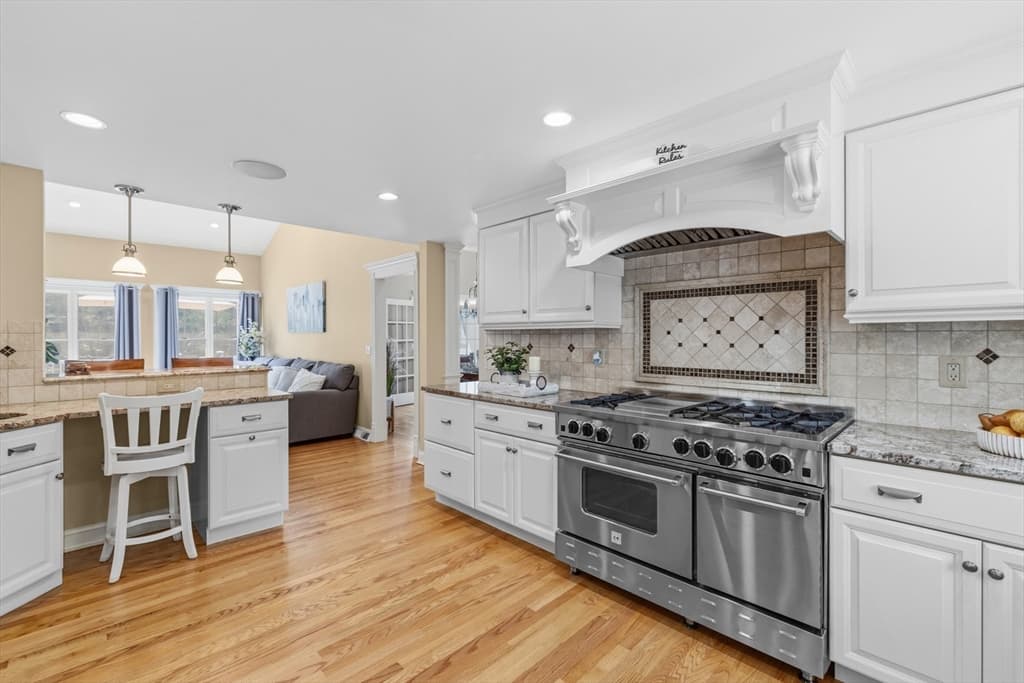 61 Montgomery, Lakeville MA 02347 photo 3