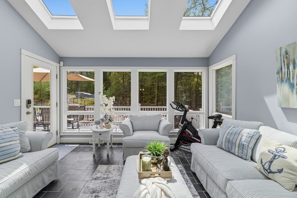 61 Montgomery, Lakeville MA 02347 photo 5