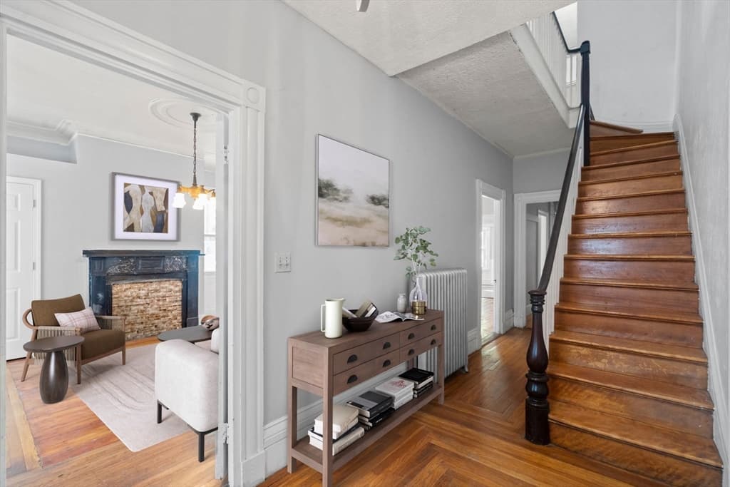 Single Family Residence at 101 Mount Pleasant Ave, Boston MA 02119, Boston, photo 5 of 30