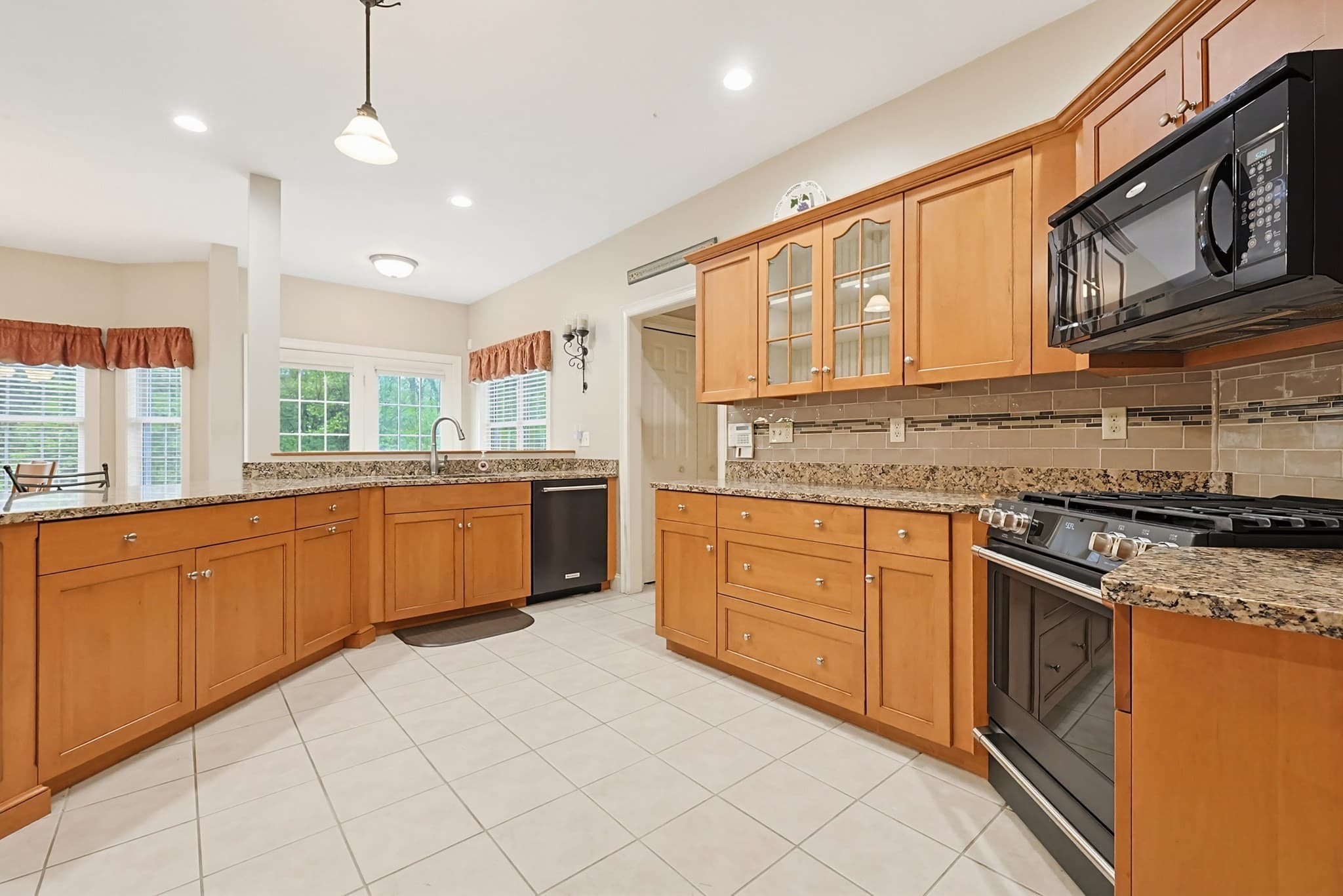 Single Family Residence at 10 Essex St, Douglas MA 01516, photo 21 of 42
