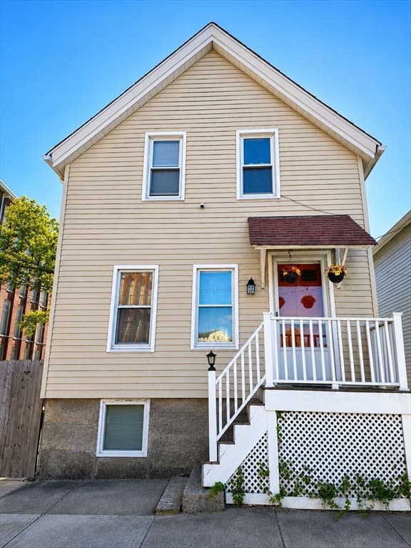 1 Thatcher St, New Bedford MA 02744