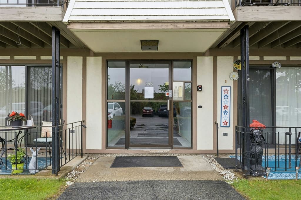 Condominium at 395 Merrimack St # 42, Methuen MA 01844, Methuen, photo 3 of 32