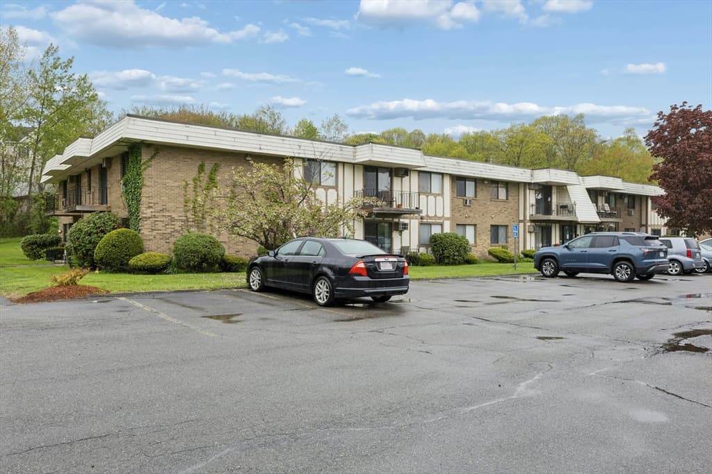 395 Merrimack St # 42, Methuen MA 01844
