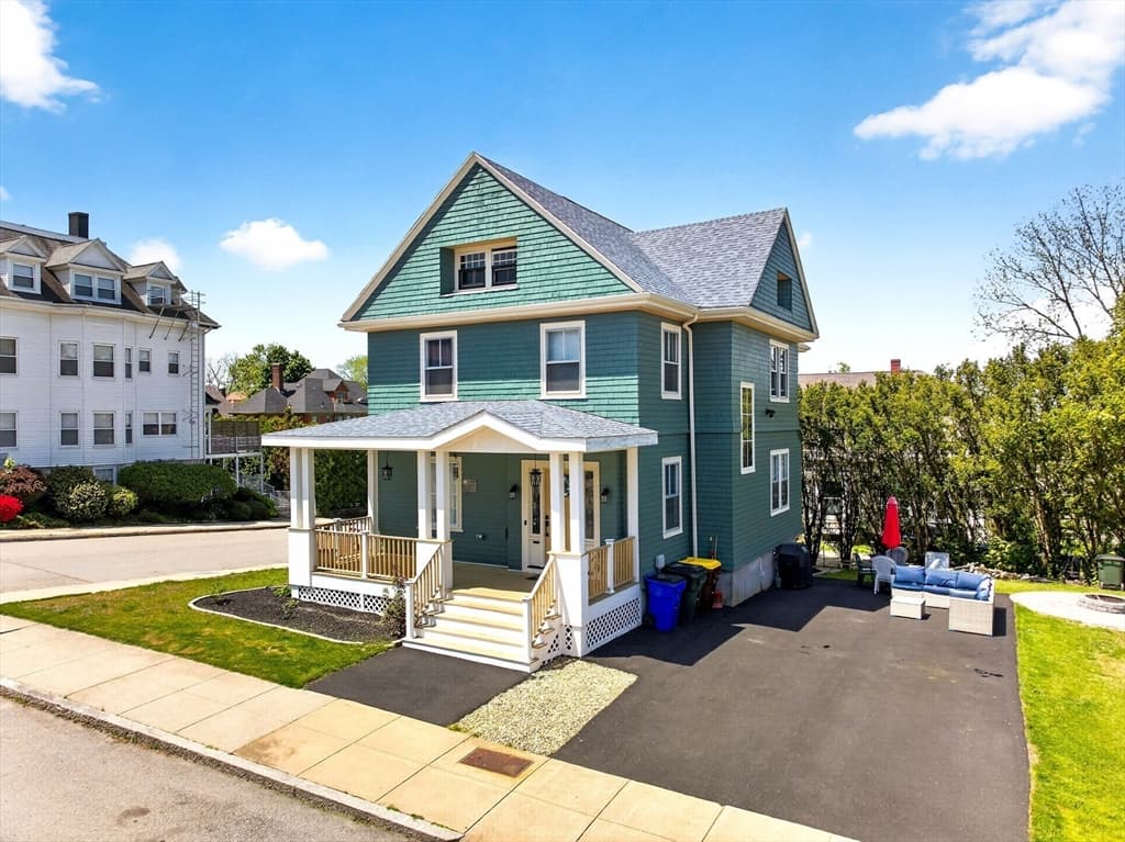 710 High St, Fall River MA 02720
