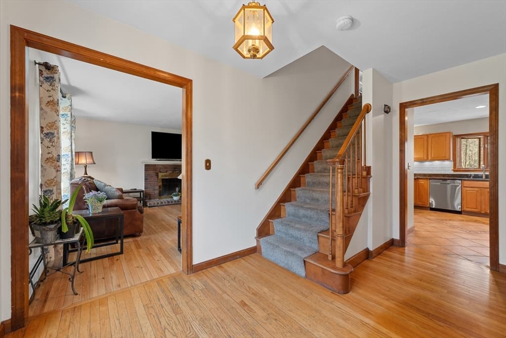 Single Family Residence at 39 Hillside Dr, Sturbridge MA 01566, Sturbridge, photo 17 of 41