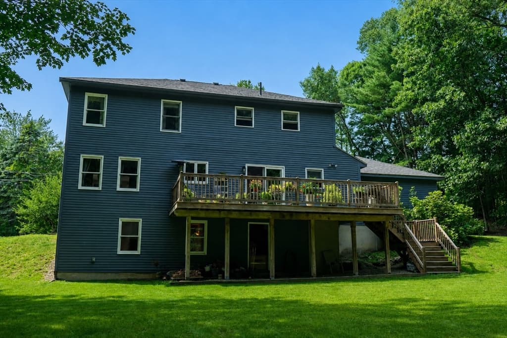 Single Family Residence at 39 Hillside Dr, Sturbridge MA 01566, Sturbridge, photo 36 of 41