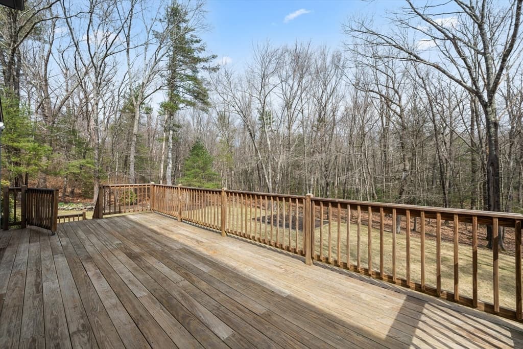 Single Family Residence at 39 Hillside Dr, Sturbridge MA 01566, Sturbridge, photo 35 of 41