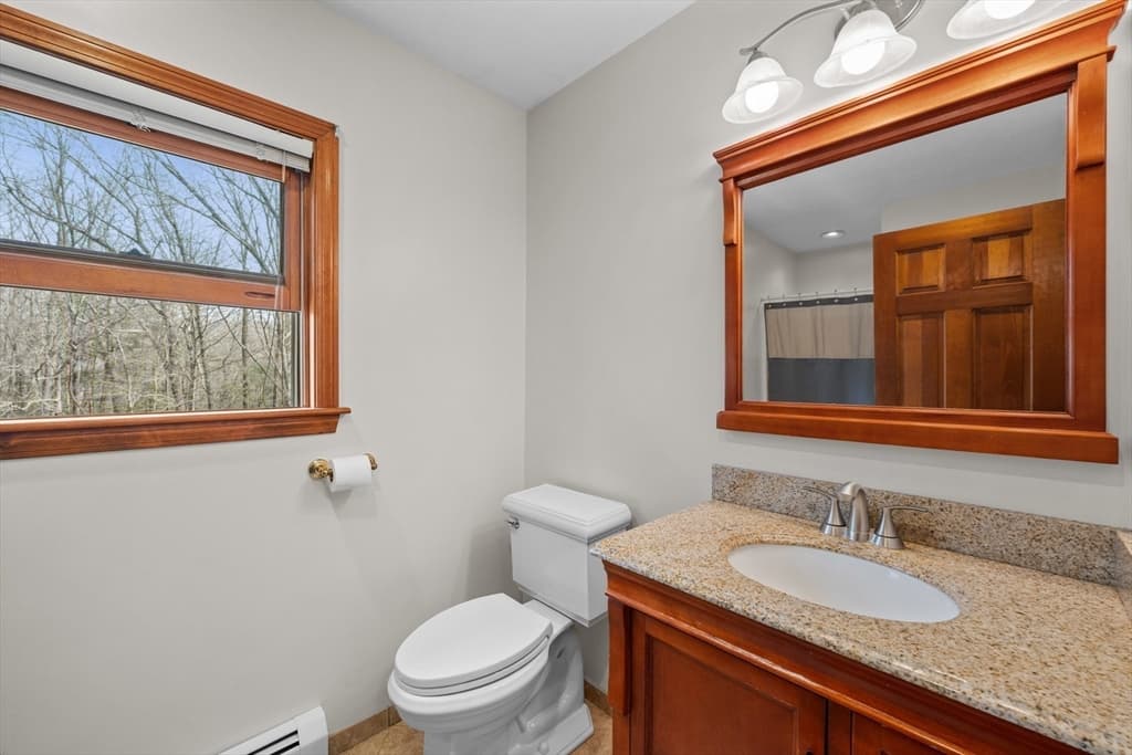 Single Family Residence at 39 Hillside Dr, Sturbridge MA 01566, Sturbridge, photo 21 of 41