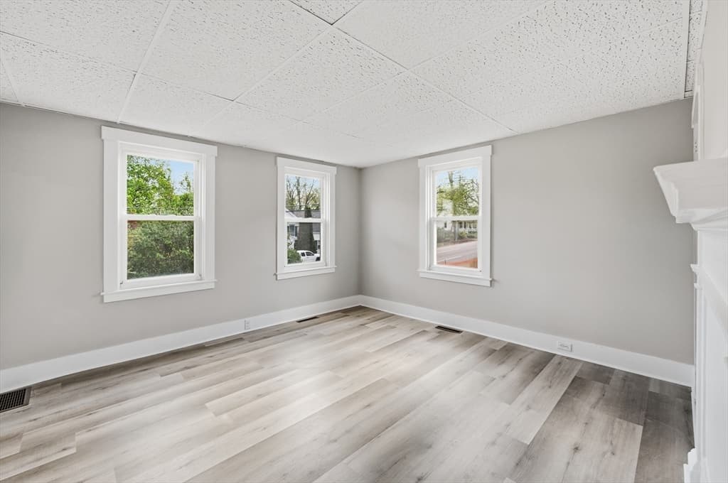 28 W Prescott St, Westford MA 01886 photo 13