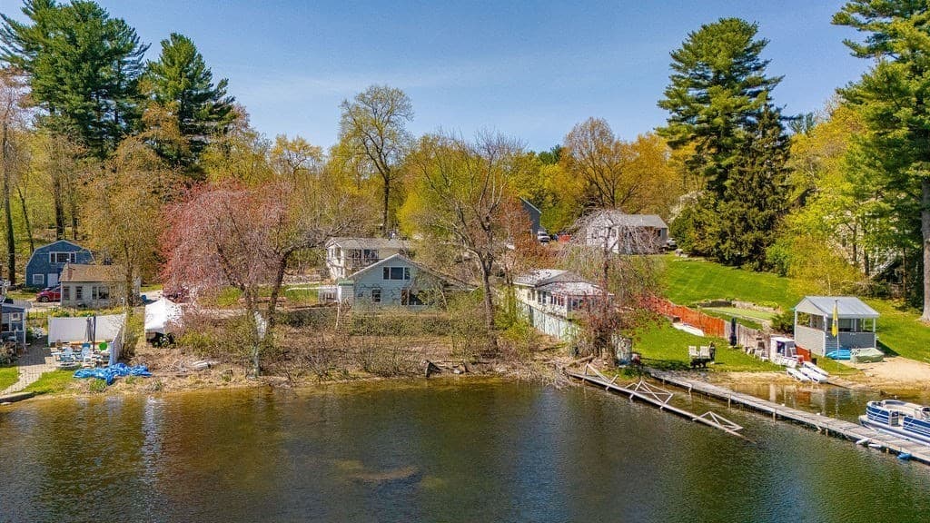 Residential at 6 Olive Road, Westford MA 01886, photo 7 of 9