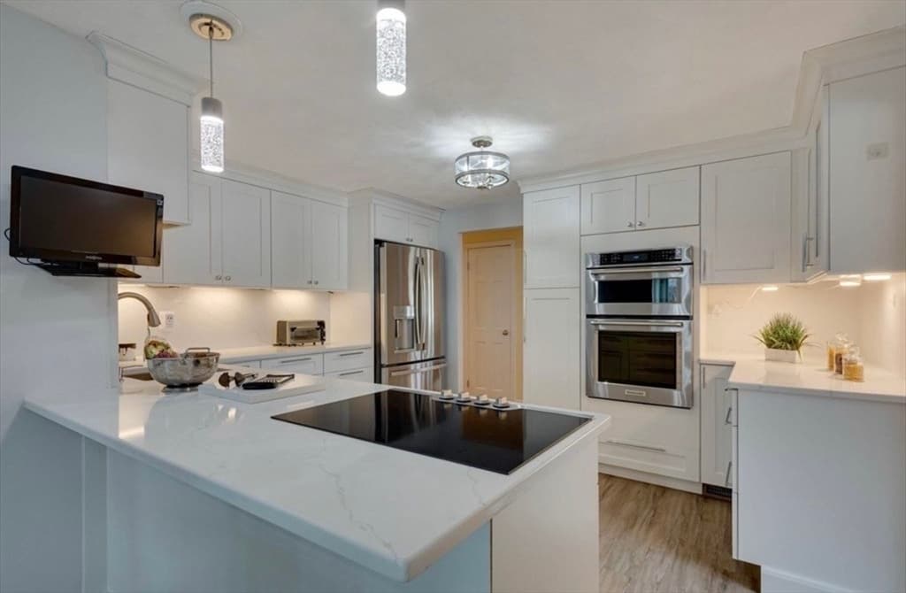 Single Family Residence at 5 Ripley Place, Worcester MA 01610, Worcester, photo 5 of 12