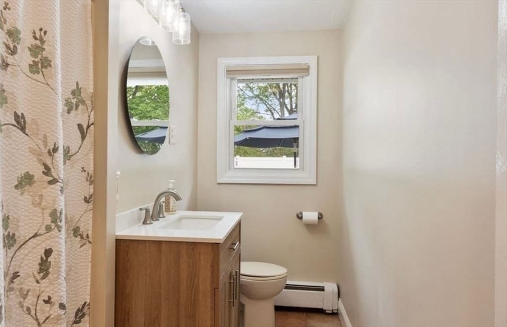 Single Family Residence at 5 Ripley Place, Worcester MA 01610, Worcester, photo 8 of 12