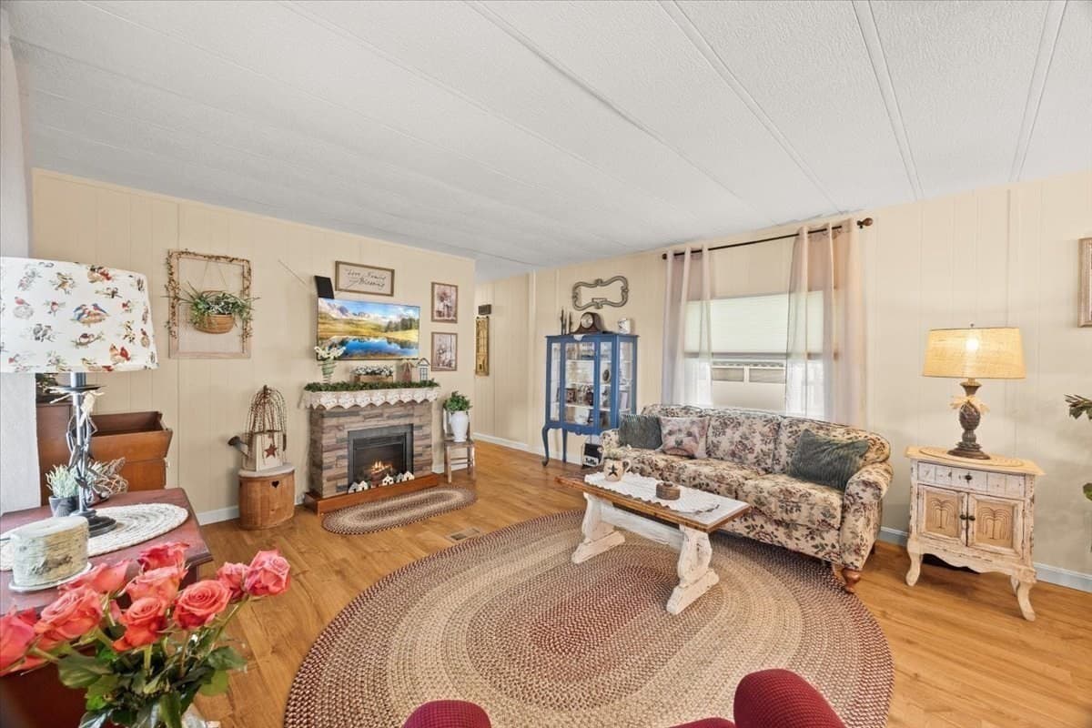 Mobile Home at 13 Southway, Taunton MA 02780, photo 13 of 28