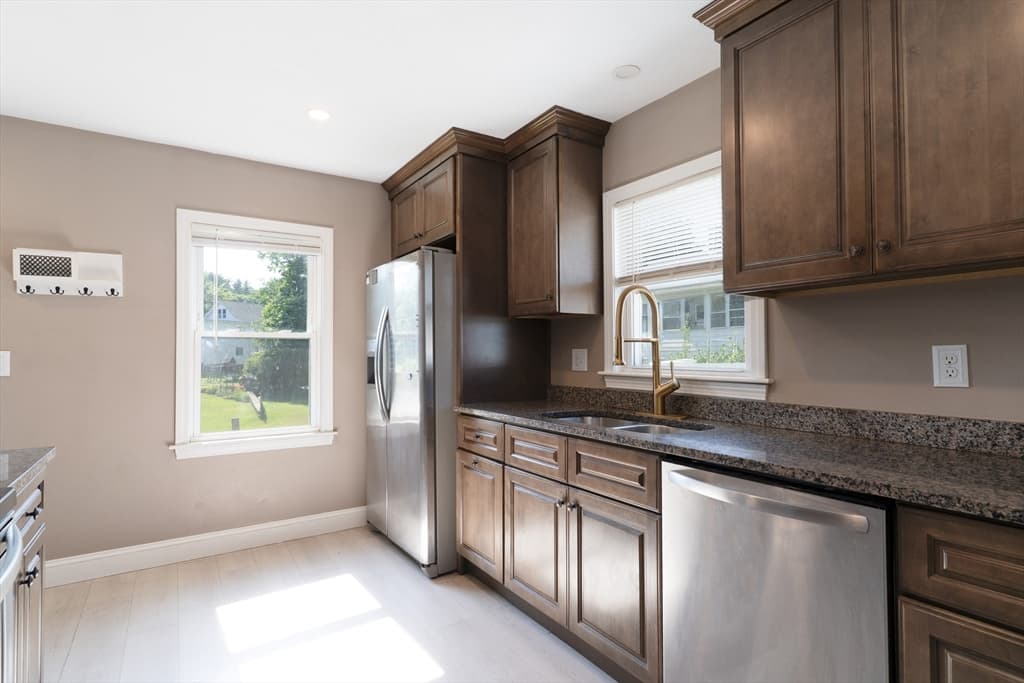 22 Marsh Ave, Southbridge MA 01550 photo 6