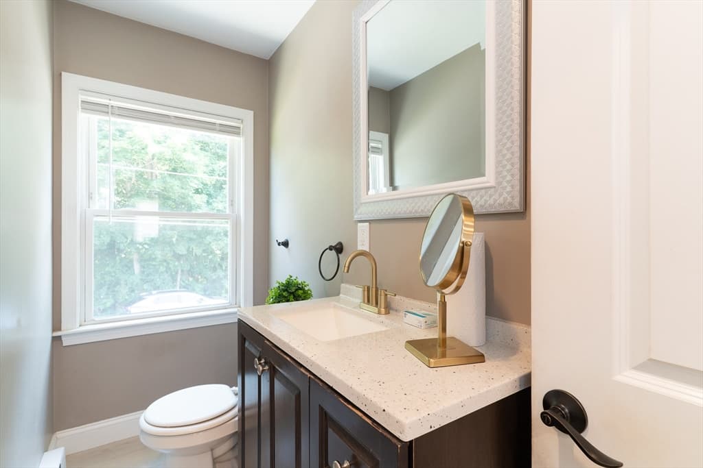 22 Marsh Ave, Southbridge MA 01550 photo 12