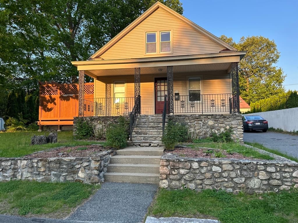 42 Ernest Ave, Worcester MA 01604