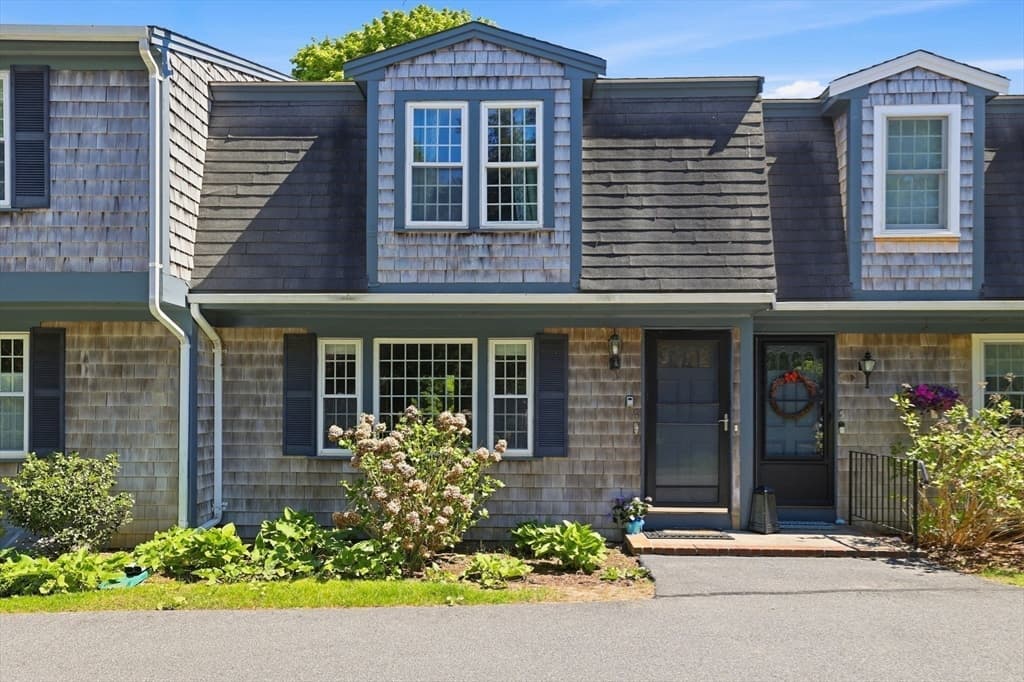 374 Davisville Rd # 4, Falmouth MA 02536 photo 2