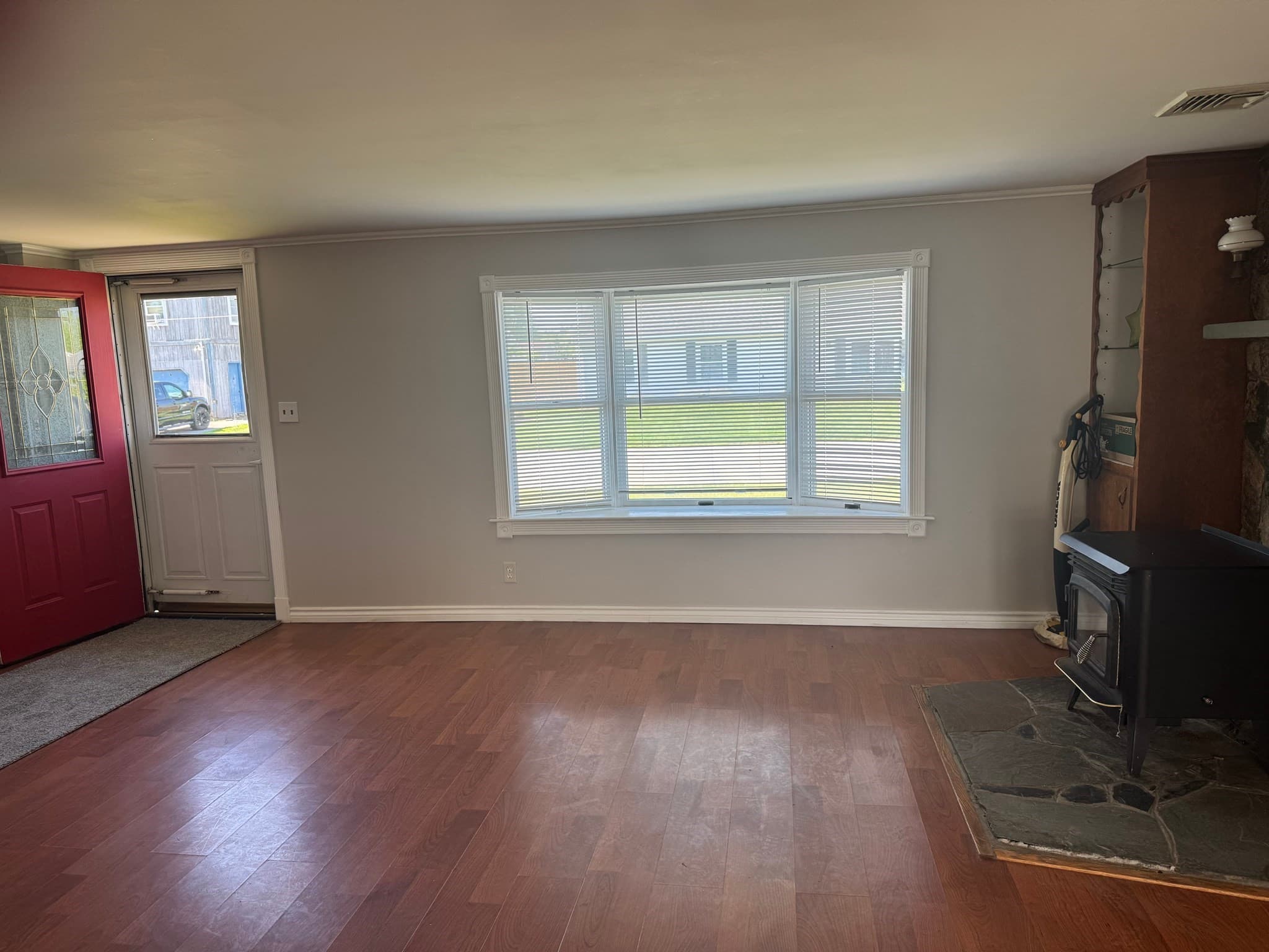 Single Family Residence at 52 Sheraton Ave, Somerset MA 02725, photo 11 of 15