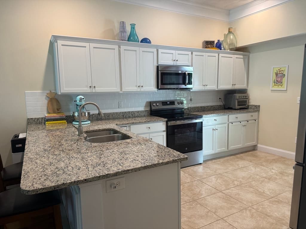 Condominium at 445 Berlin St # 7, Clinton MA 01510, photo 3 of 29