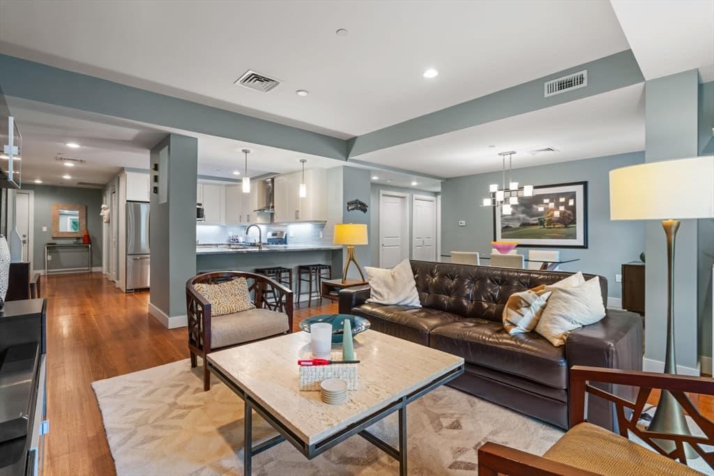 Condominium at 321 Hammond Pond Parkway # 201, Brookline MA 02467, Brookline, photo 5 of 19