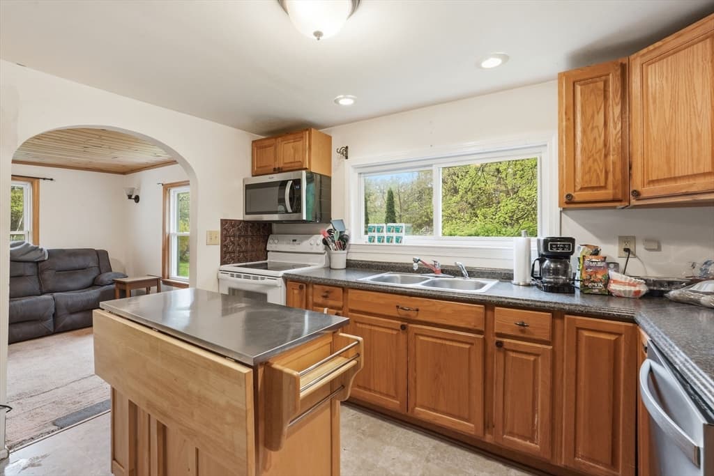 Single Family Residence at 8 Shutesbury Road, Pelham MA 01002, photo 15 of 31