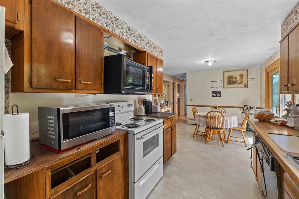 Single Family Residence at 25 Kings Mountain Dr, West Boylston MA 01583, West Boylston, photo 8 of 23