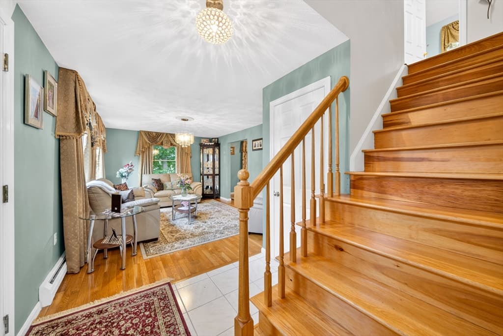 Single Family Residence at 8 Sparrow Ln, Peabody MA 01960, Peabody, photo 12 of 36