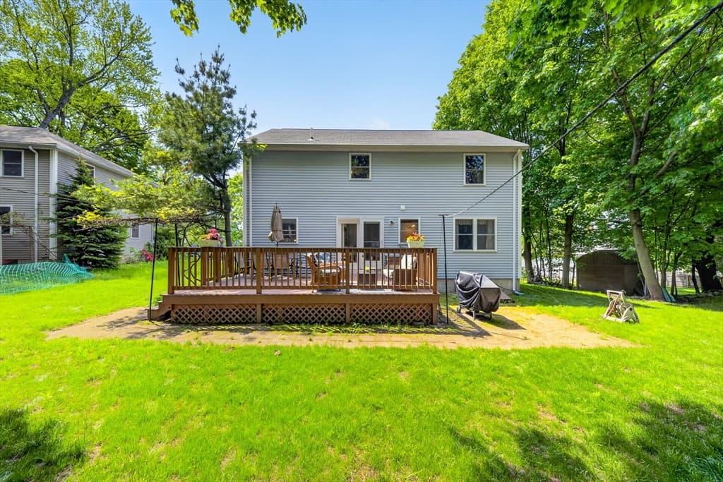 Single Family Residence at 8 Sparrow Ln, Peabody MA 01960, Peabody, photo 4 of 36
