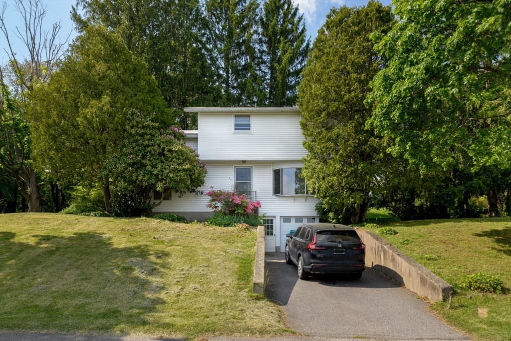 44 Fort Meadow Drive, Hudson MA 01749 photo 2
