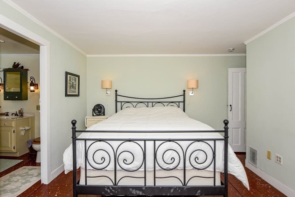 595 New Bedford Road, Rochester MA 02770 photo 25