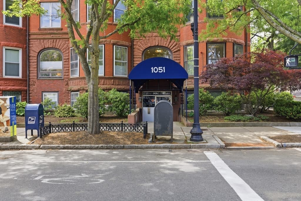 1051 Beacon # 408, Brookline MA 02446 photo 2