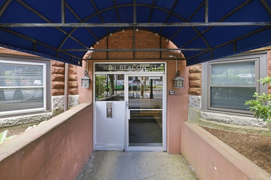 1051 Beacon # 408, Brookline MA 02446 photo 6