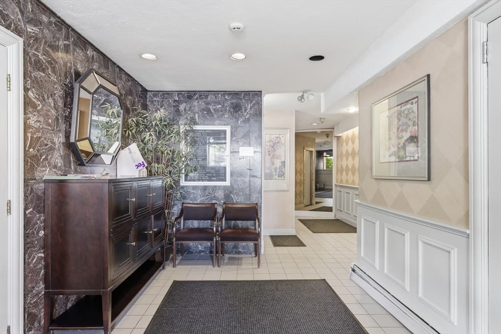 1051 Beacon # 408, Brookline MA 02446 photo 7