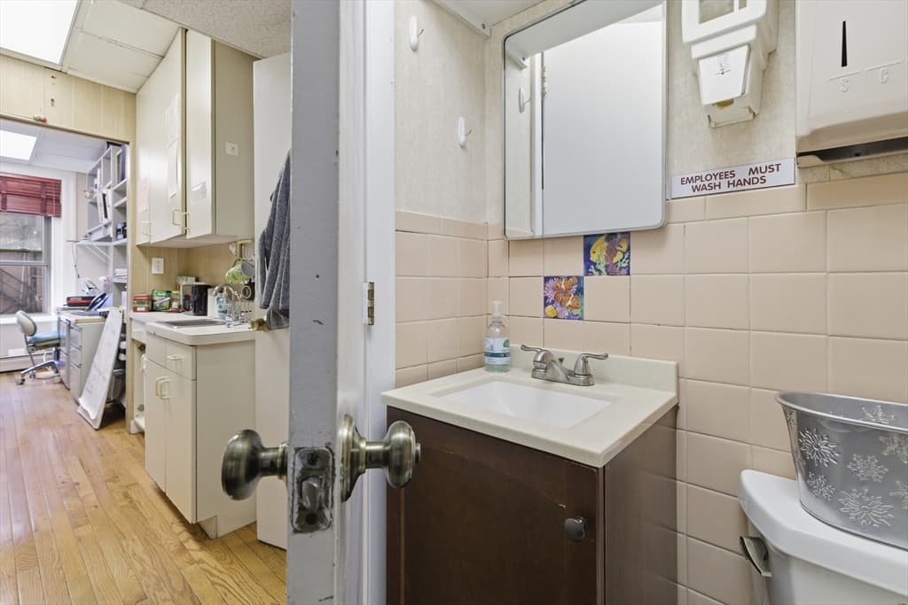 1051 Beacon # 408, Brookline MA 02446 photo 35