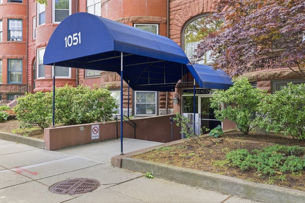 1051 Beacon # 408, Brookline MA 02446 photo 4