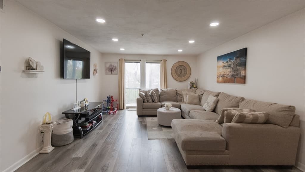 Condominium at 232 Canton St # 206, Randolph MA 02368, Randolph, photo 3 of 25