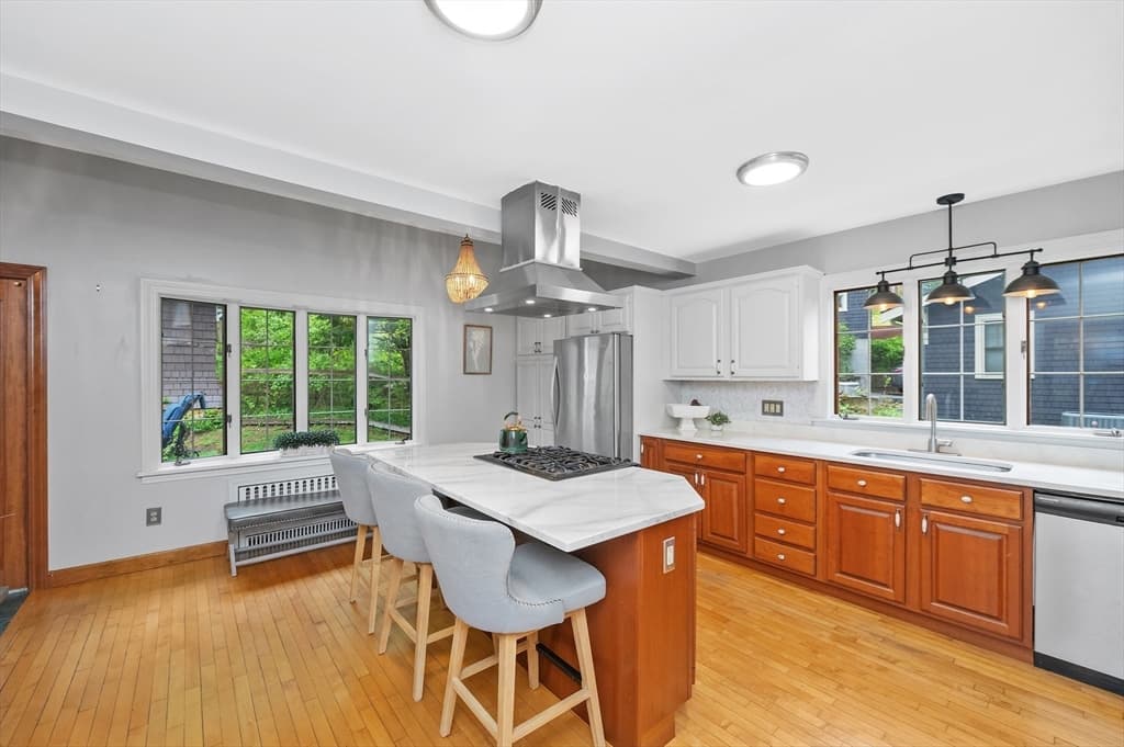 Single Family Residence at 12 Newton Rd, Haverhill MA 01830, photo 2 of 34