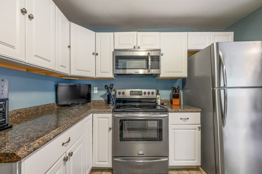 4 Family - 4 Units Up/Down at 131 Elm St., Millbury MA 01527, photo 38 of 42