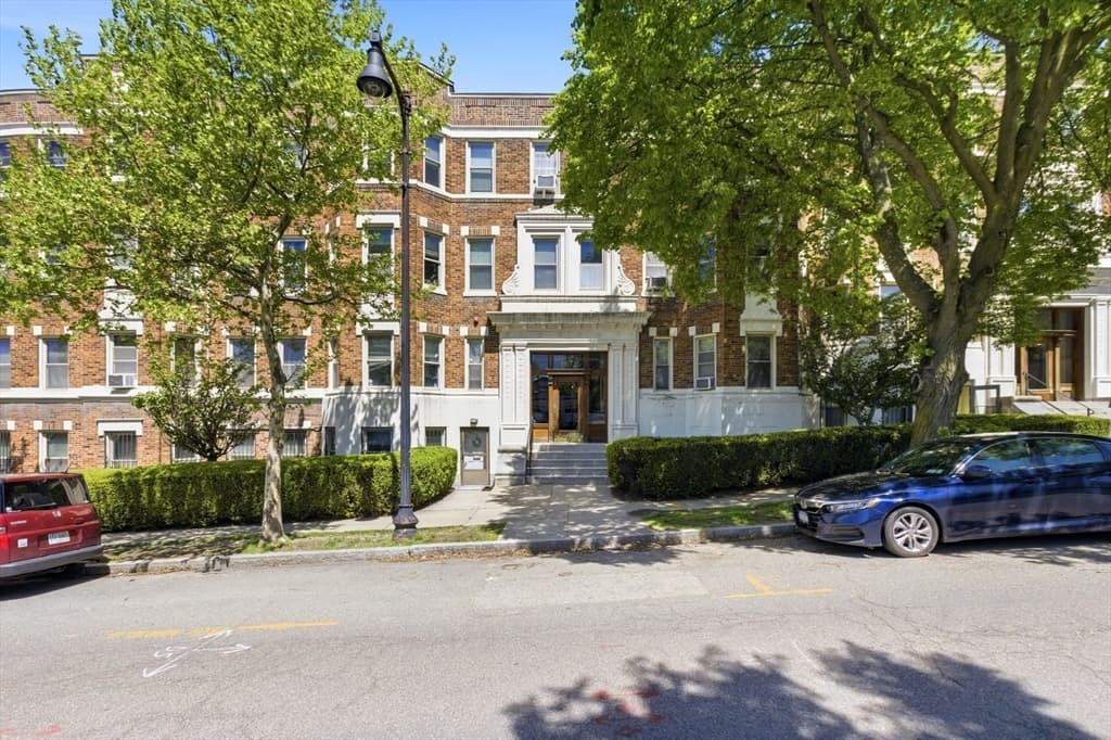 Condominium at 1673 Commonwealth Ave # 3, Boston MA 02135, photo 29 of 31