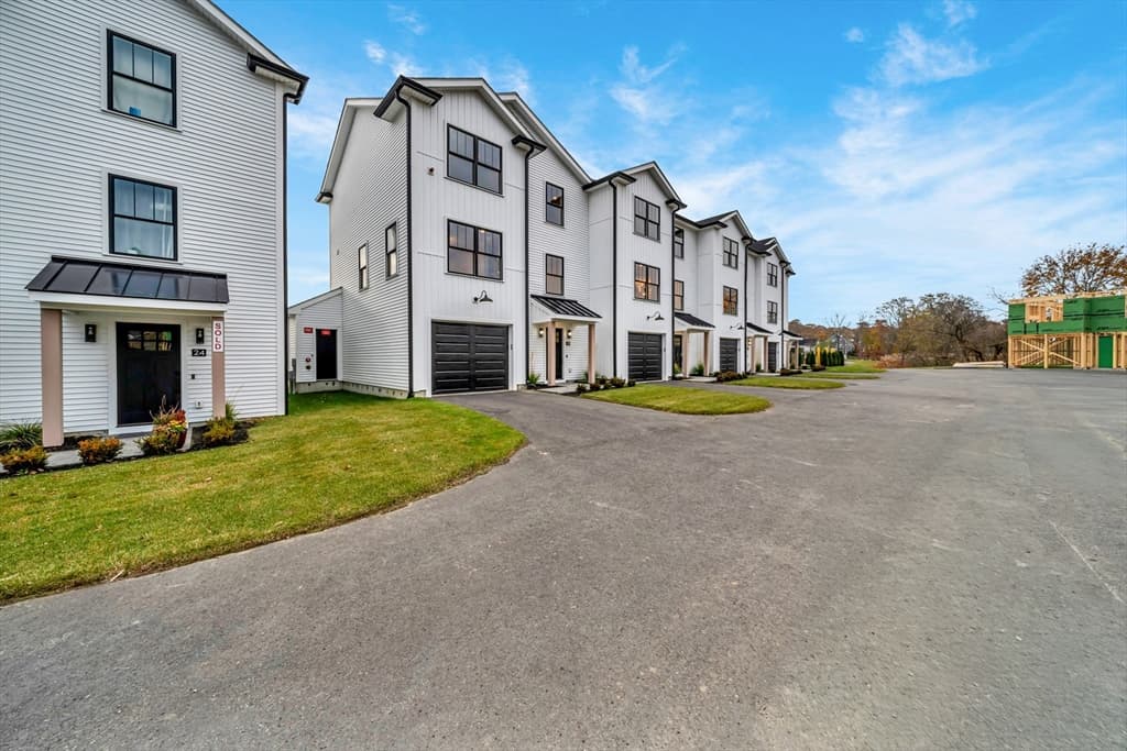 32 Birch Brook Landing # 9, Lynn MA 01905 photo 2