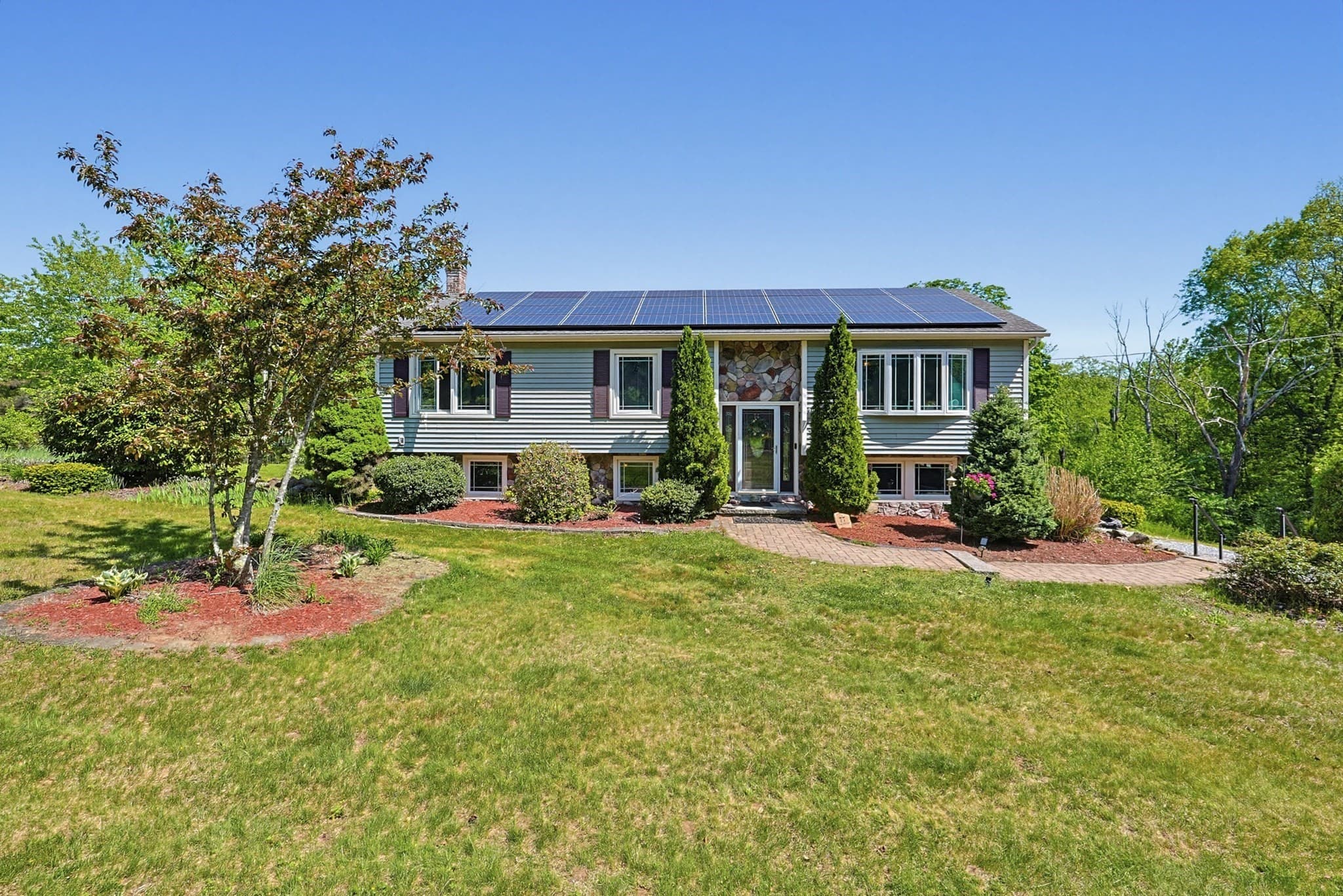 77 May Hill Rd, Monson MA 01057