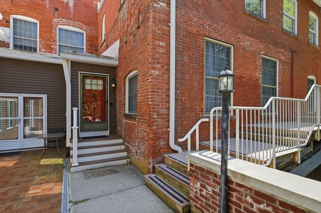124 College St # 2, South Hadley MA 01075 photo 3