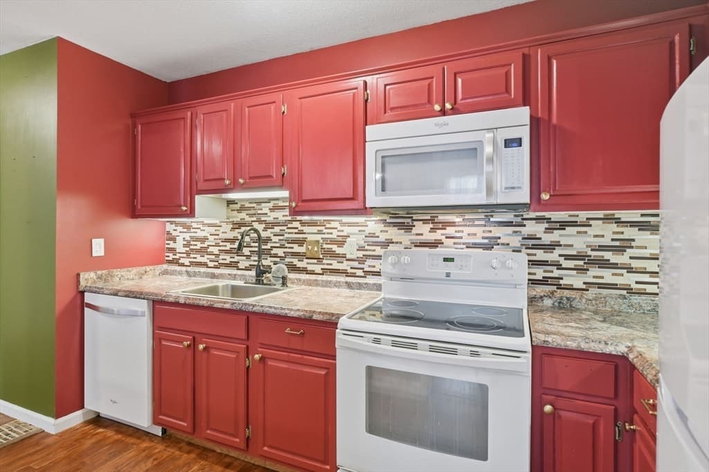 124 College St # 2, South Hadley MA 01075 photo 15