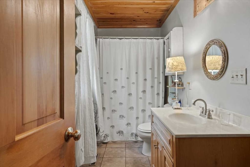 212 Grove St, Clinton MA 01510 photo 9