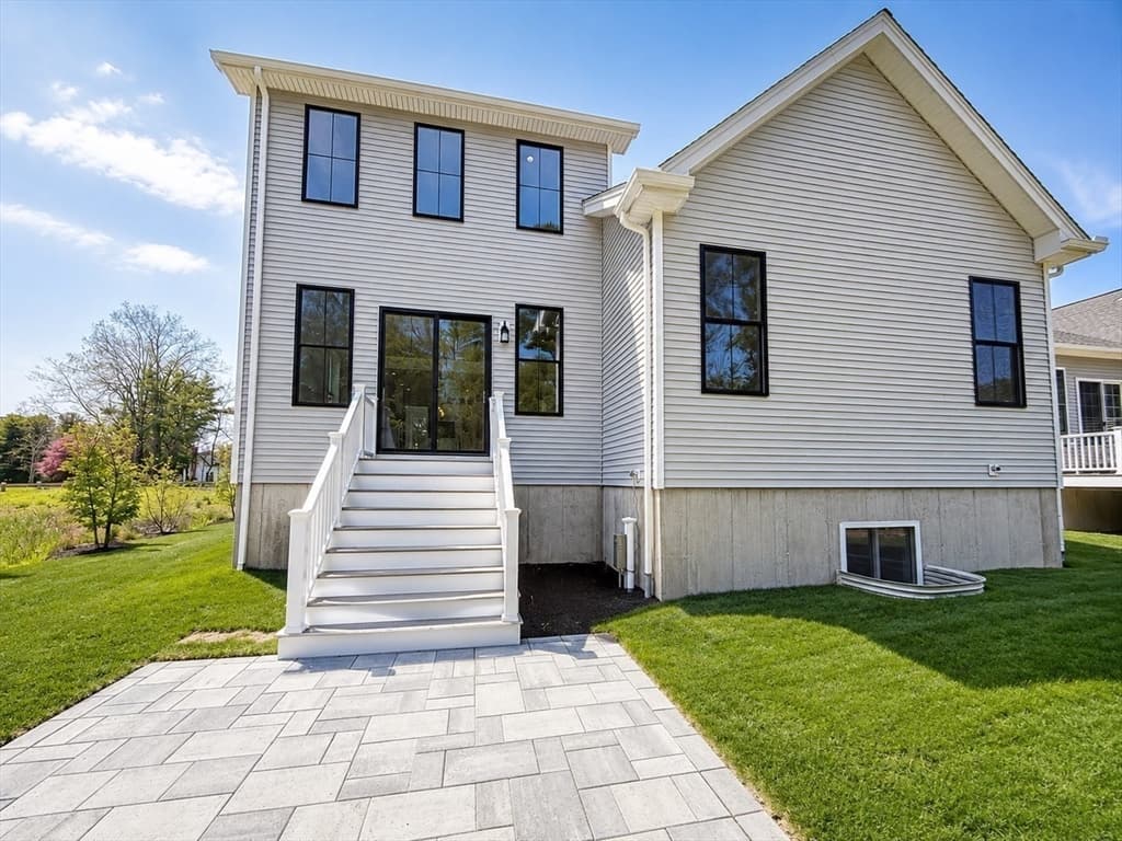 Condominium at 1 Juniper Ln # 1, Tyngsborough MA 01879, Tyngsborough, photo 32 of 41